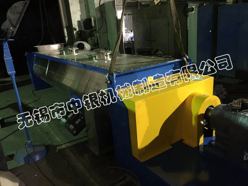 1500L的犁刀雙軸槳葉式混合機(jī)連夜發(fā)往山東