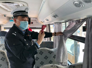 啟封校車！蘭州開始全面為校車“體檢”