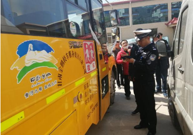 啟封校車！蘭州開始全面為校車“體檢”